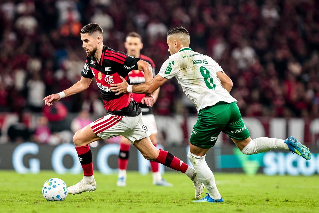 Jorginho sofre fratura no dedão do pé direito e vira desfalque novamente no Flamengo