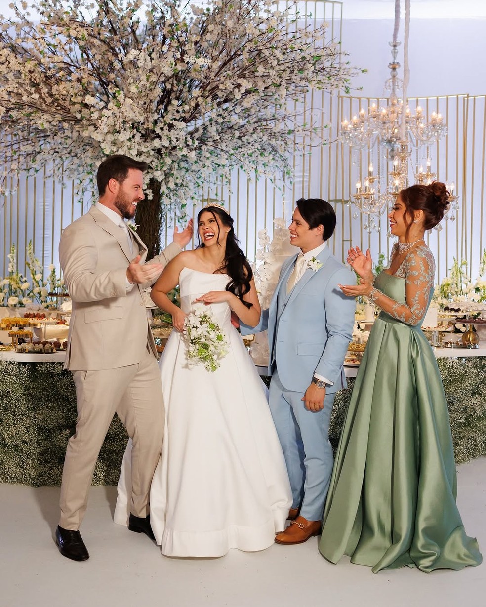 Lucas, filho de Maira Cardi, se casou com a influenciadora Thuani Todeschini — Foto: Divulgação @michaelbrito