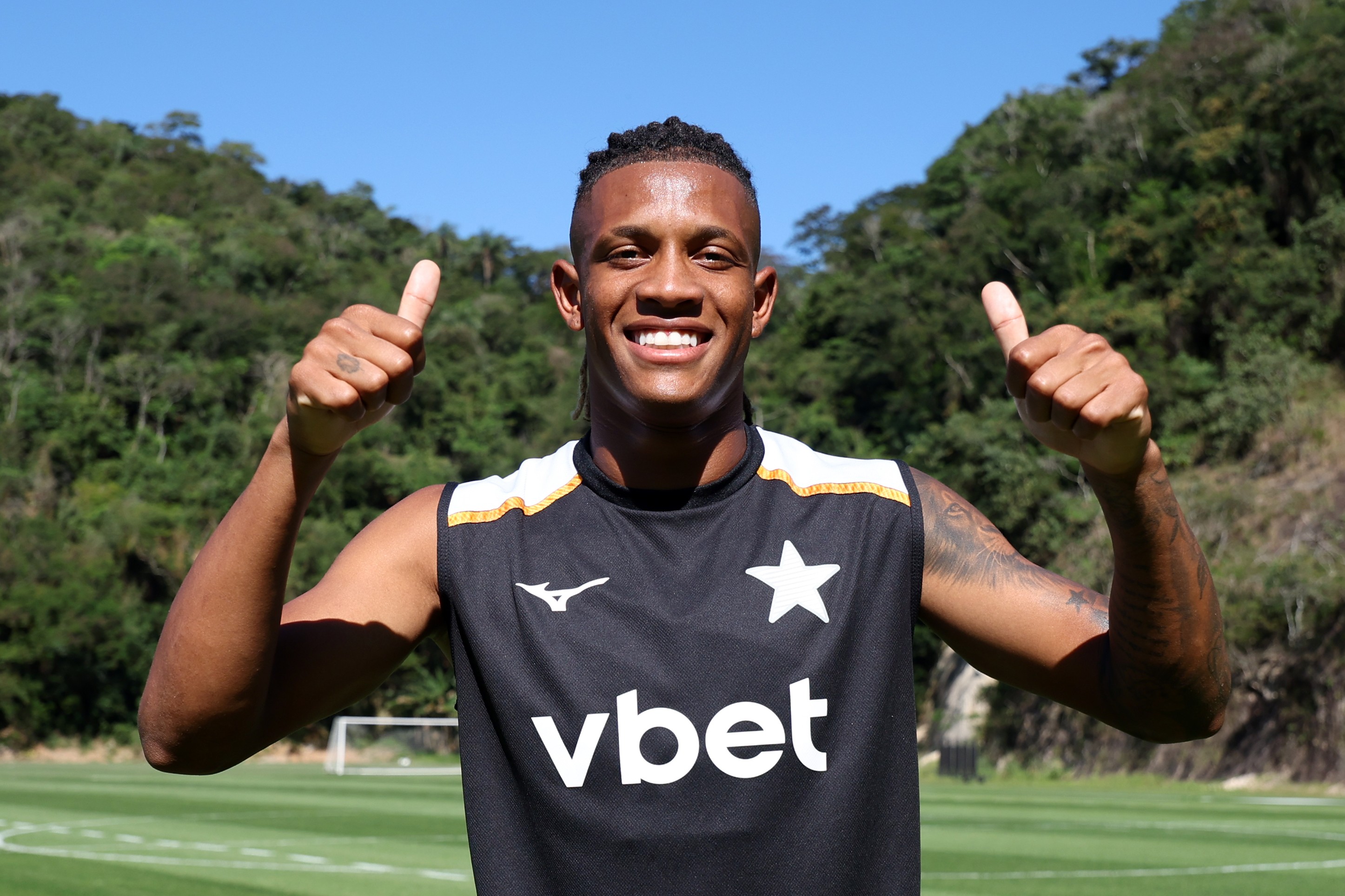 Botafogo deve relacionar Danilo Santos  contra o Vitória e pode frustrar planos do Palmeiras de contratar  volante