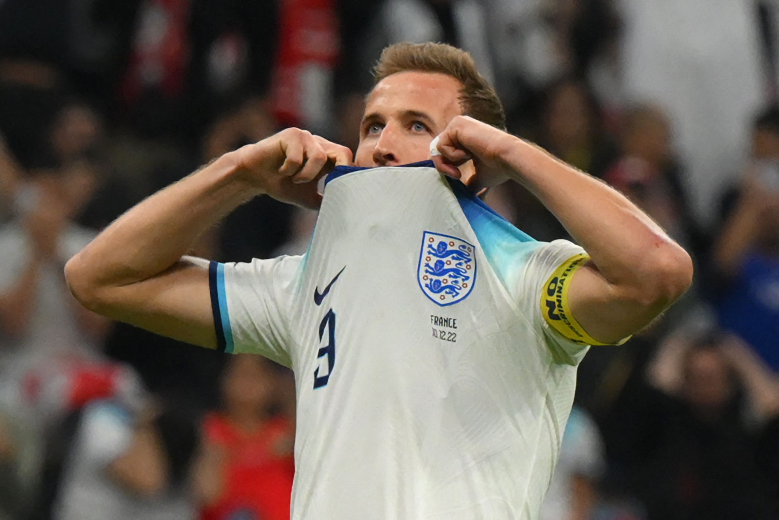 Harry Kane isolou pênalti que empataria partida pela segunda vez. e Inglaterra é eliminada — Foto: PAUL ELLIS/AFP
