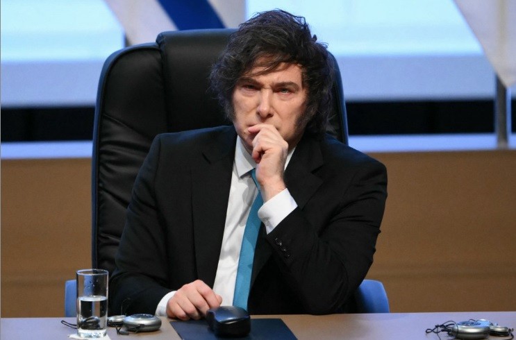 Economia e escândalos provocam queda de popularidade de Milei na Argentina