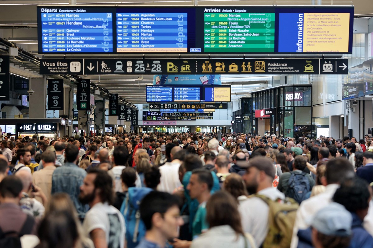 Les trains à grande vitesse en France sont la cible d’une « attaque massive » et le trafic est affecté
