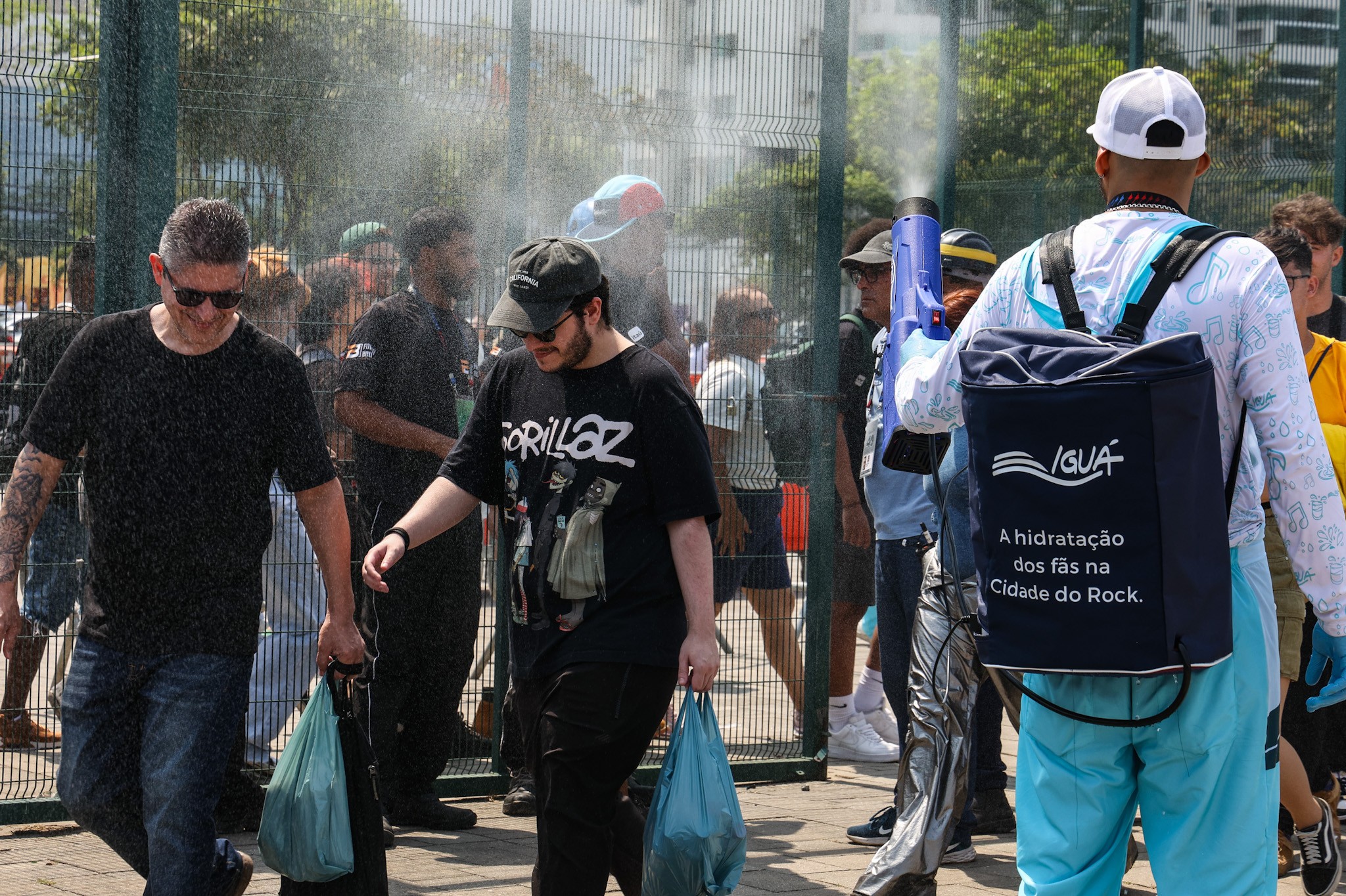 Rock in Rio terá aguadeiros, borrifadores e laboratório móvel: saiba como será feita a hidratação do público e a distribuição de água no festival - QTU Questões do Universo