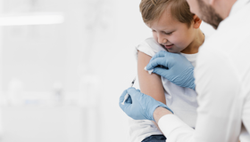 Cobertura vacinal infantil apresenta aumento em 13 das 16 vacinas do calendário, diz Ministério da Saúde