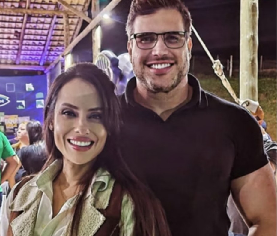 Quem &eacute; Ana Paula Balbino, delegada que teve licen&ccedil;a m&eacute;dica prorrogada e  pode completar um ano afastada da Pol&iacute;cia Civil ap&oacute;s marido matar gari