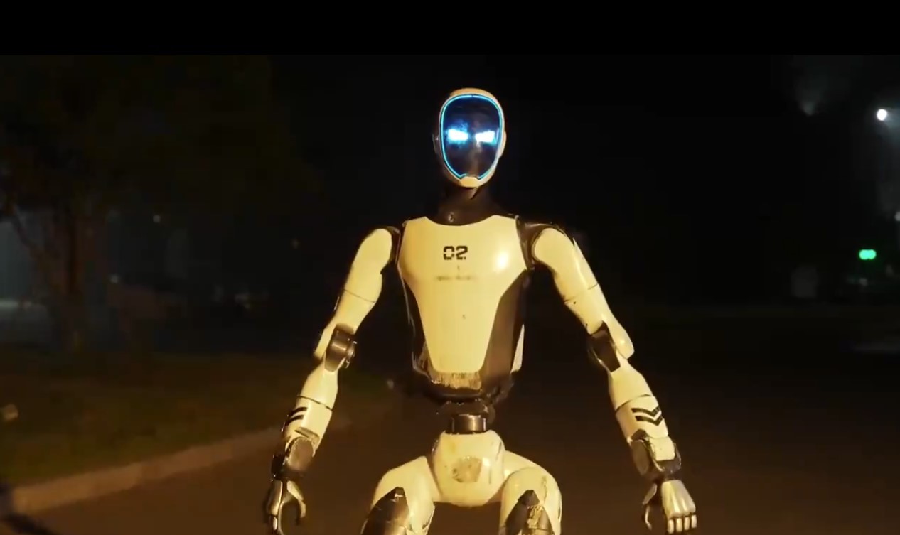 Empresa chinesa apresenta 'robô ninja' que aplica golpes e será vendido como guarda-costas