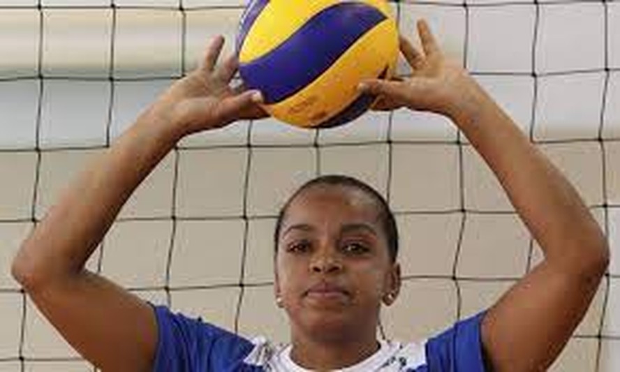 Fofão será a primeira mulher a comandar uma seleção brasileira de vôlei