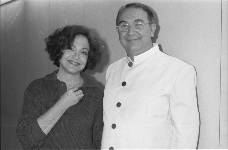 Nos bastidores, Nathalia Timberg e Sérgio Mamberti — Foto: Irineu Barreto/Agência O Globo