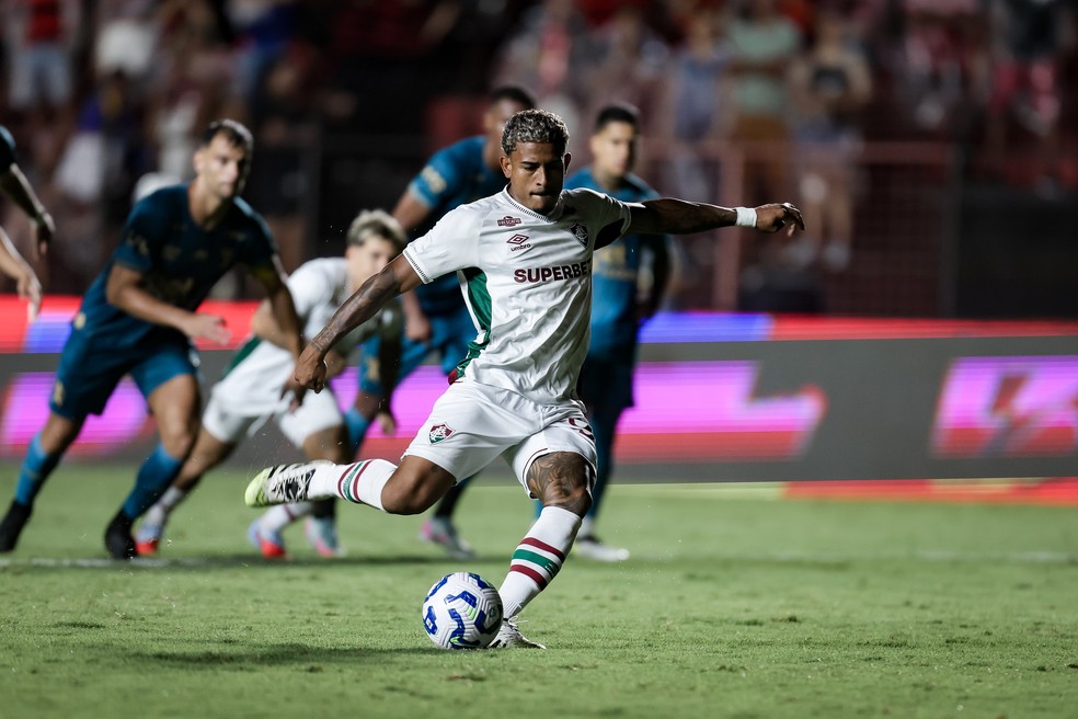 John Kennedy marcou primeiro gol desde que voltou a vestir camisa tricolor — Foto: MARCELO GONÇALVES / FLUMINENSE F.C.