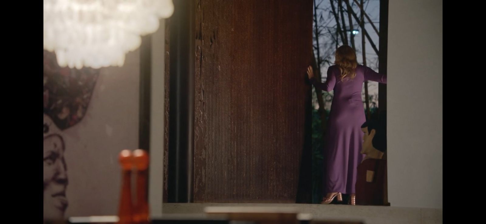 Porta de entrada da casa de Angélica e Luciano Huck — Foto: Reprodução/Globoplay