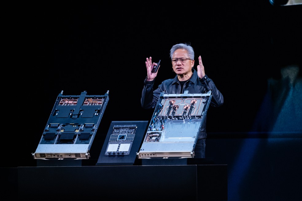 Jensen Huang, presidente e diretor-executivo da Nvidia. Críticos afirmam que a Nvidia e outras gigantes de tecnologia fazem acordos que inflacionam artificialmente seu valor — Foto: Eric Lee/The New York Times