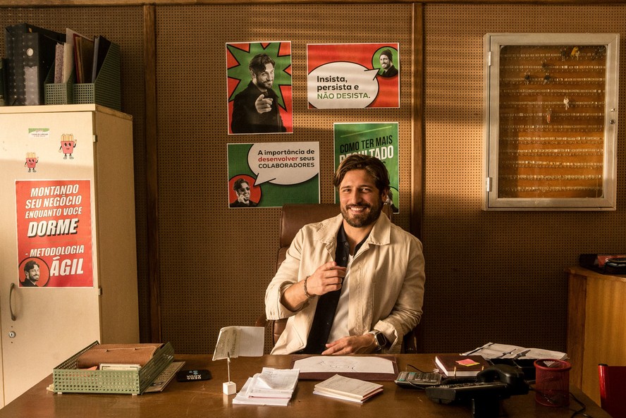 Daniel Rocha viverá playboy em filme estrelado por MC Cabelinho