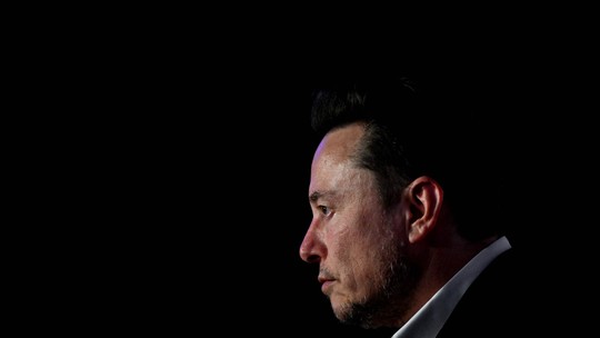 Musk é acusado de ter usado informação privilegiada para vender US$ 7,5 bi em ações da Tesla