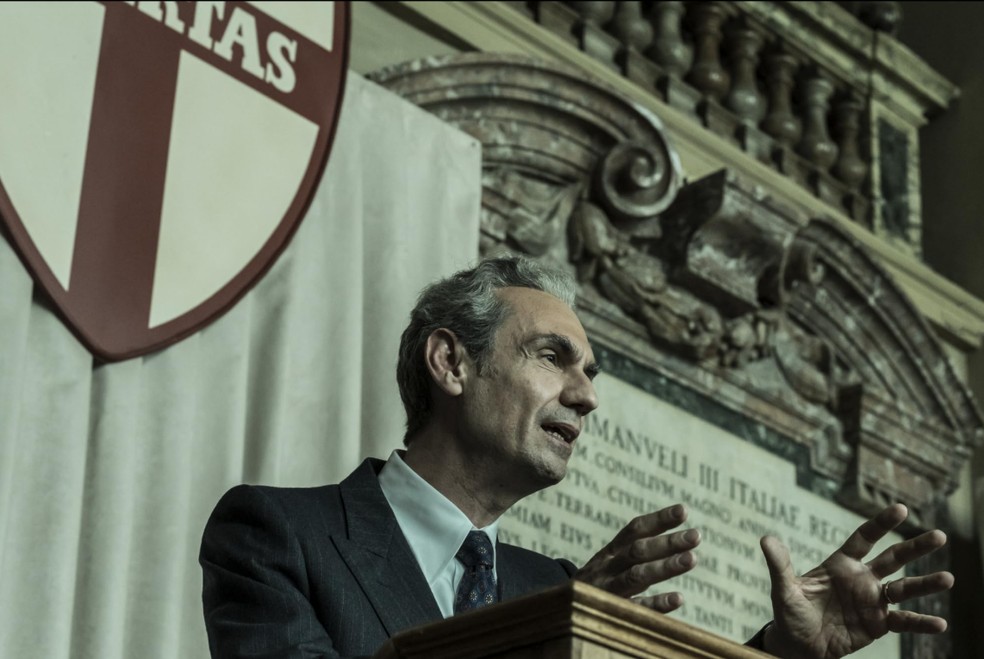 Fabrizio Gifuni em 'Esterno notte' — Foto: Anna Camerlingo / Divulgação