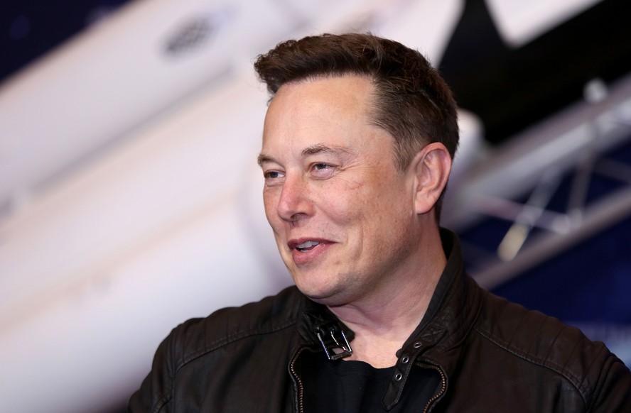 O bilionário Elon MUsk, dona da Tesla, chega a China