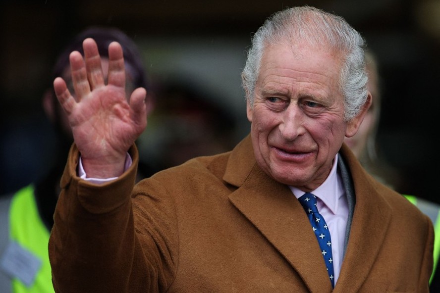 Charles III: interna&ccedil;&atilde;o chega a segundo dia ap&oacute;s opera&ccedil;&atilde;o de pr&oacute;stata
