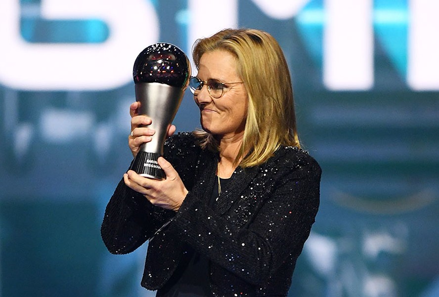 Sarina Wiegman foi eleita a melhor treinadora do mundo em 2023
