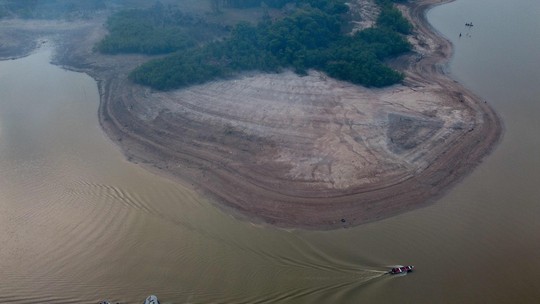 'Nunca vimos o Rio Madeira tão baixo': moradores ribeirinhos relatam transtornos com a seca na Amazônia