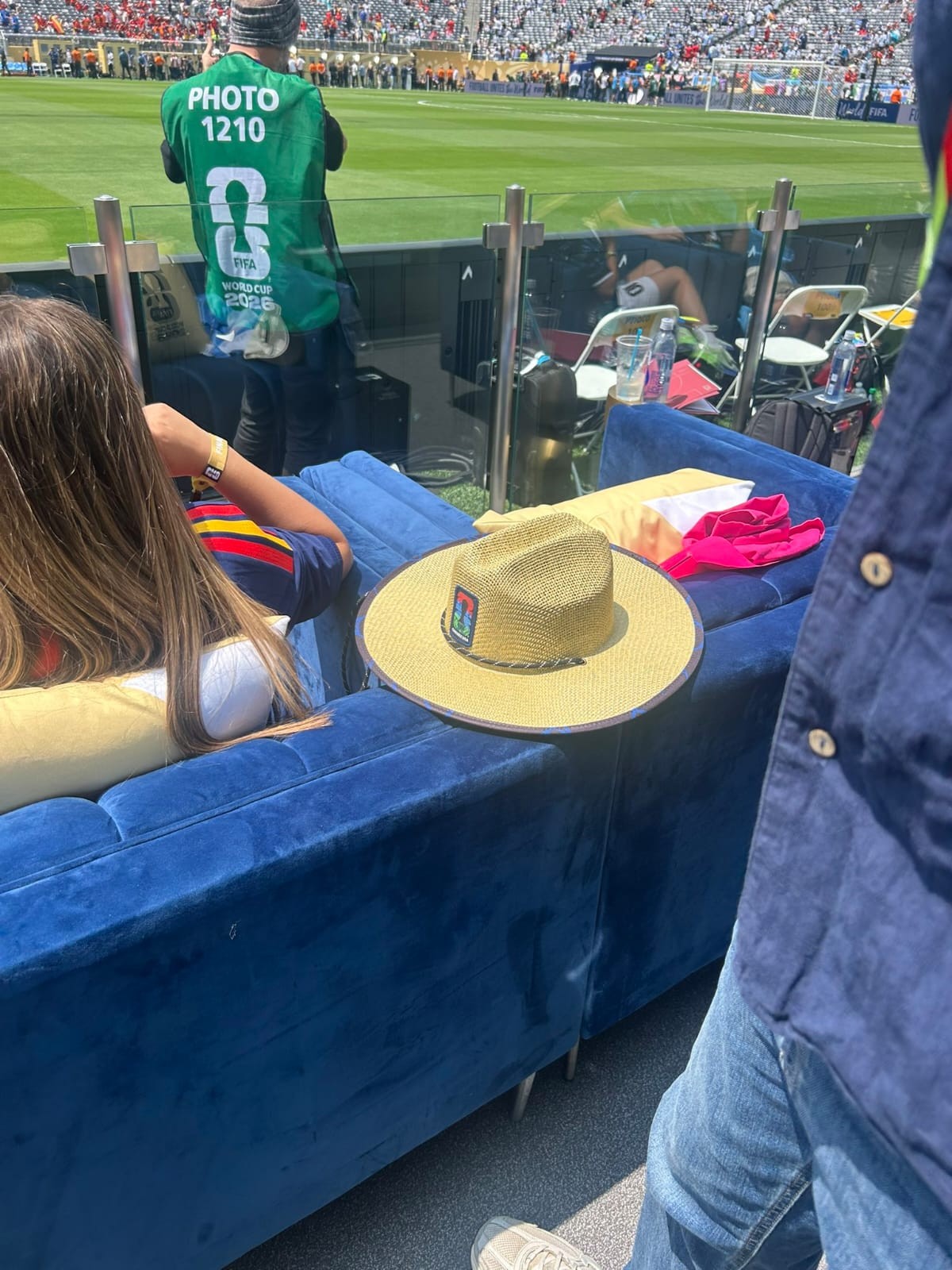 Camarote de R$ 5 milhões na Copa tem chapéu contra sol forte