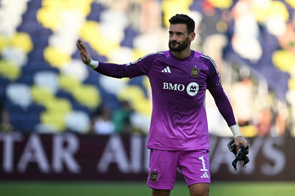 Lloris pelo Los Angeles FC — Foto: Paul ELLIS / AFP