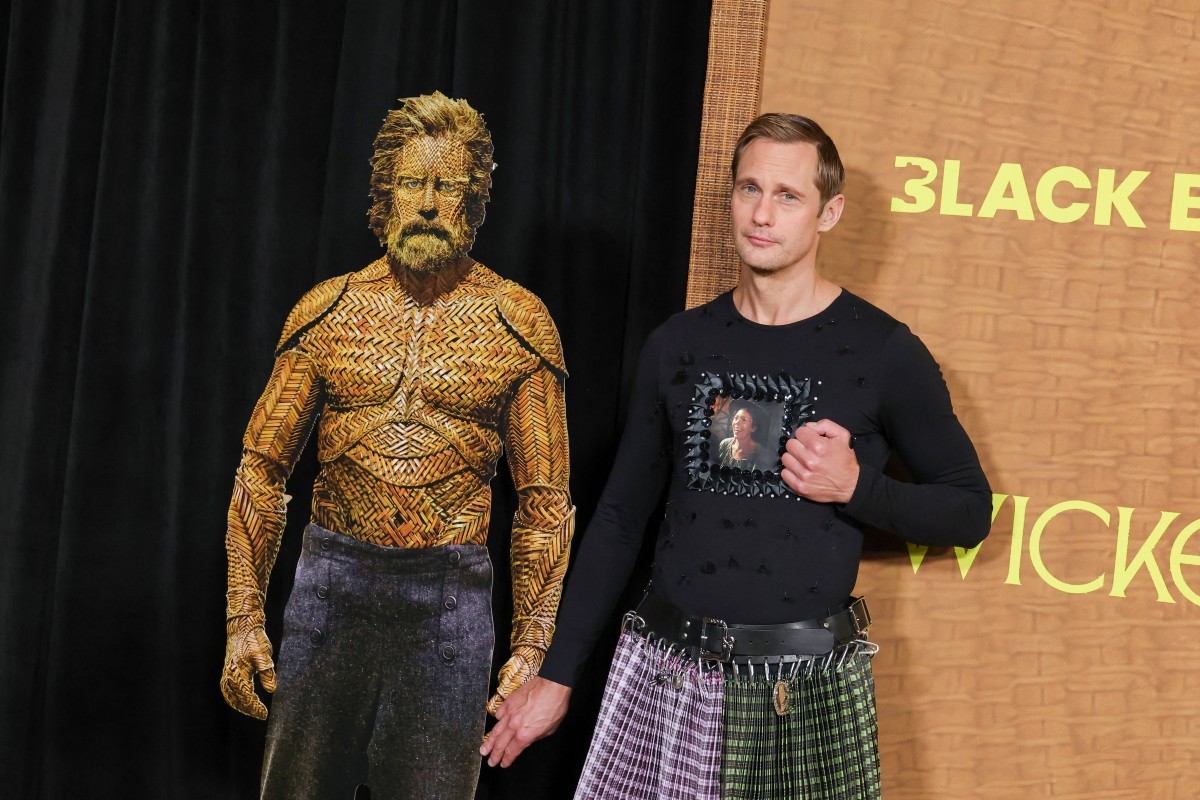 Alexander Skarsgard fala sobre sua transformação em 'Wicker': 'Pânico e claustrofobia' - Foto