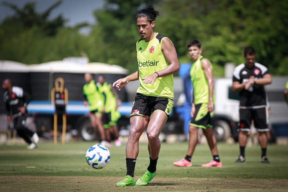 Mauricio Lemos assumiu a posição de titular — Foto: Matheus Lima/Vasco