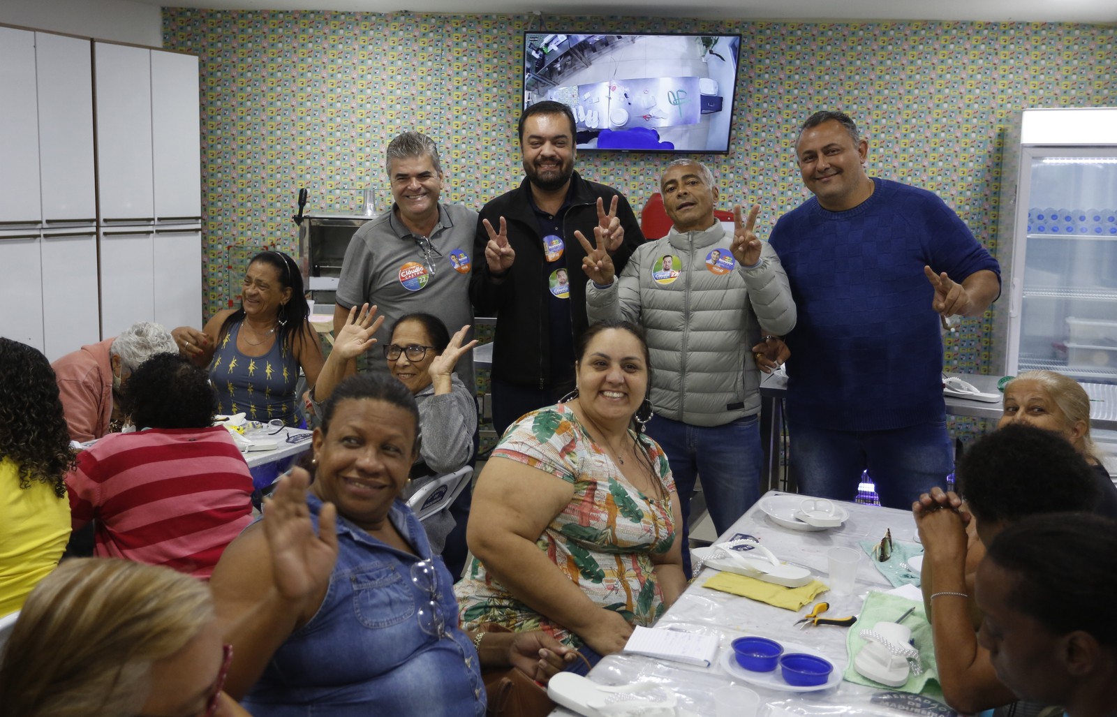 Cláudio Castro visitou Mercadão de Madureira, na Zona Norte do Rio — Foto: -Fabio Rossi/Agência O Globo/19-08-2022