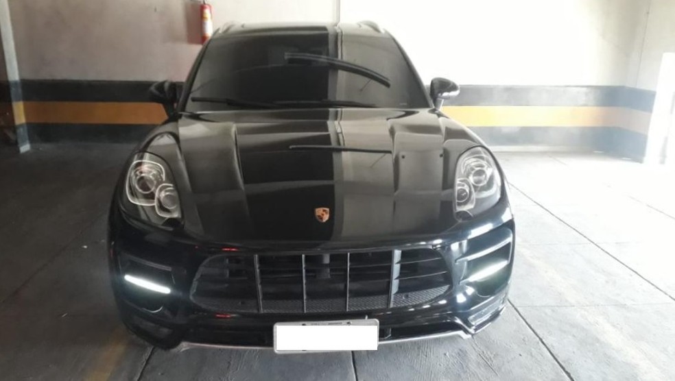Porsche do senador Romário (PL-RJ) vai a leilão no Rio para quitar dívida — Foto: Reprodução