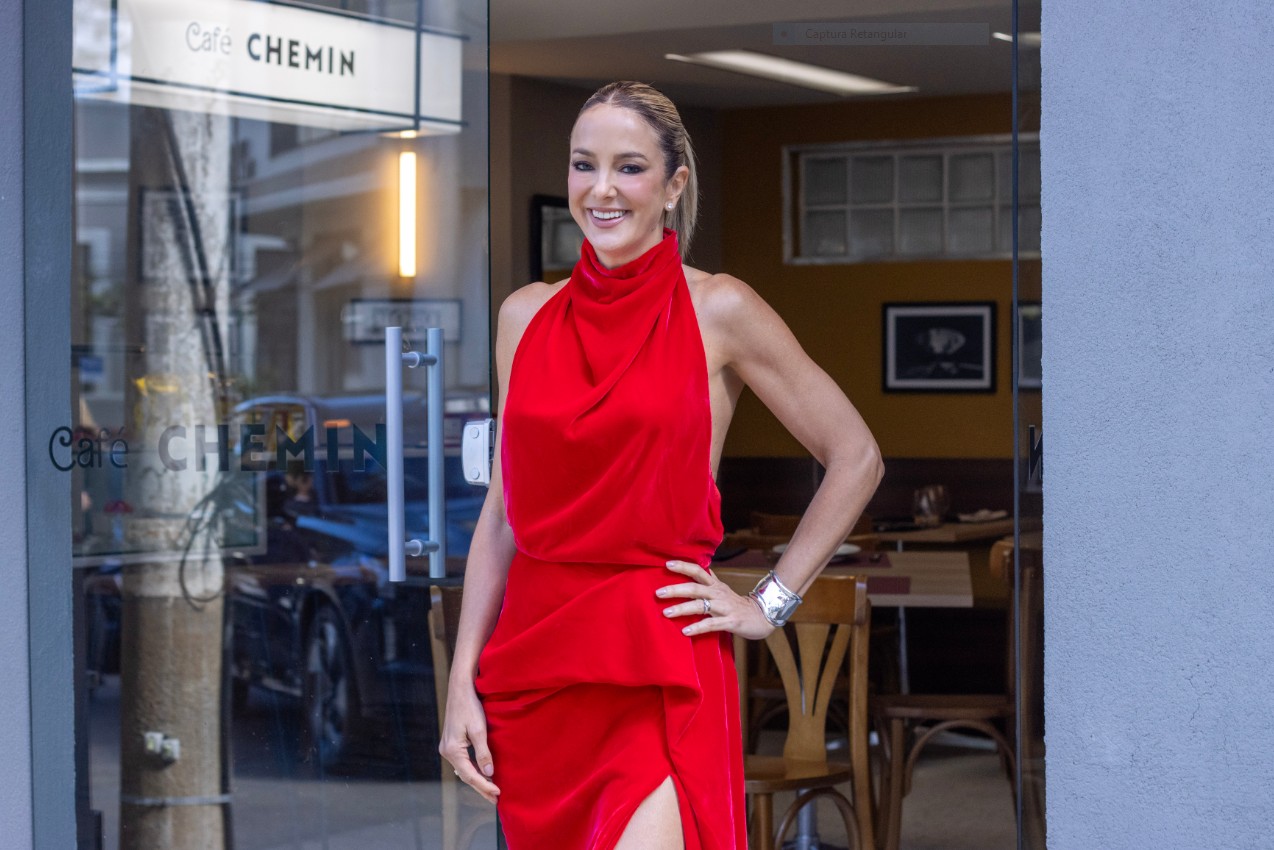 Ticiane Pinheiro surgirá em 'Quem ama cuida' nesta terça. Veja fotos