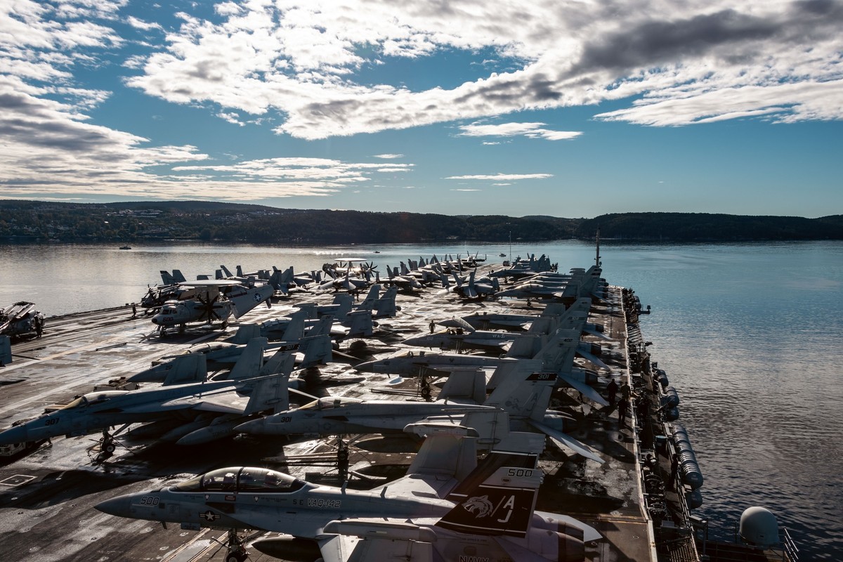 Porta-aviões, caças e submarinos de última geração: conheça a capacidade ofensiva dos EUA no Caribe