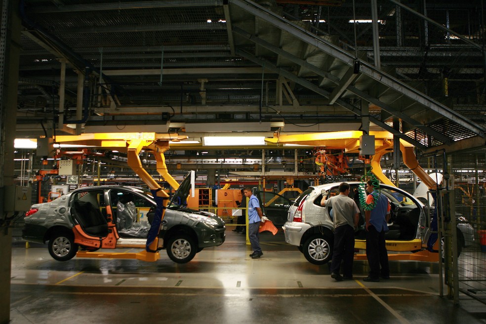 Freio na produção de veículos tem efeito dominó na cadeia de fornecedores de autopeças — Foto: Hudson Pontes