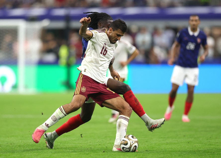 Após vitória sobre a França, Rodri, capitão da Espanha, critica arbitragem  da Copa: 'Permissividade é evidente'