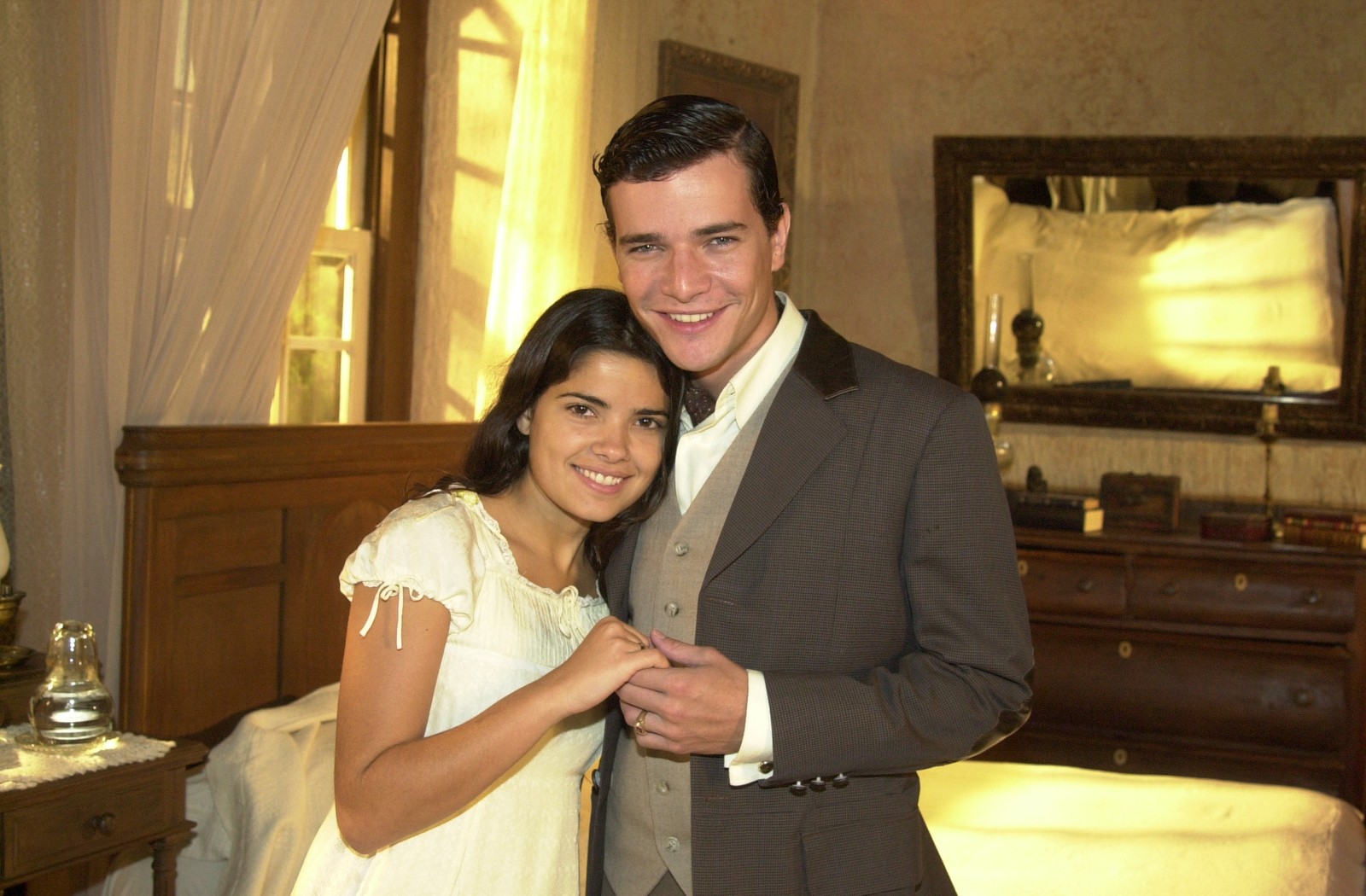 Vanessa Giacomo começou a namorar Danielle De Oliveira durante a série de TV "Capocla"Que voltará a ser transmitido este mês na Globo. A relação deu certo, Raoul e Mawasis. O casamento acabou em 2012. — Foto: Globo/Divulgação