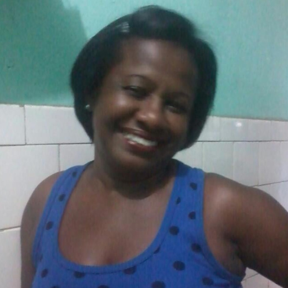 A aposentada Clea Machado, de 66 anos, terá R$ 270 descontados por mês até 2030 para pagar um  empréstimo renegociado — Foto: Acervo pessoal