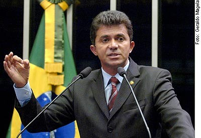 Senador cassado em Rondônia tem aliado e filho na disputa pelo governo em partidos diferentes