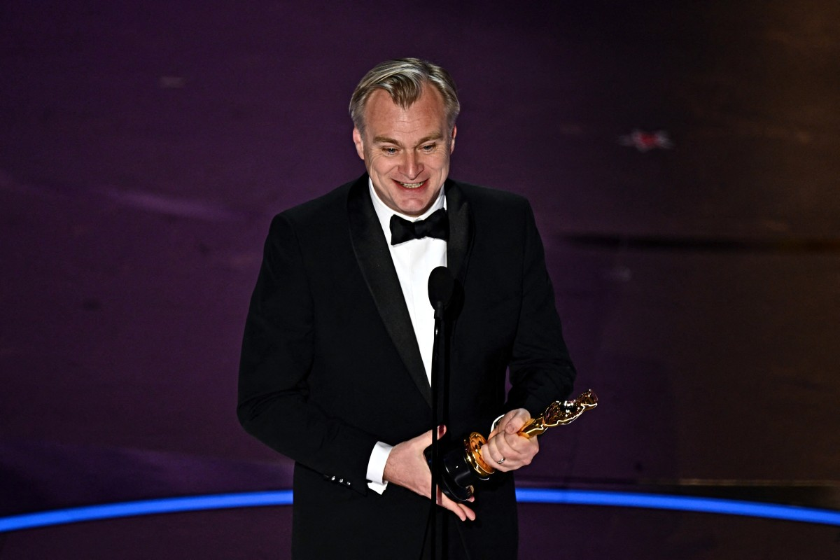 Christopher Nolan levou o Oscar de melhor diretor por "Oppenheimer" — Foto: AFP