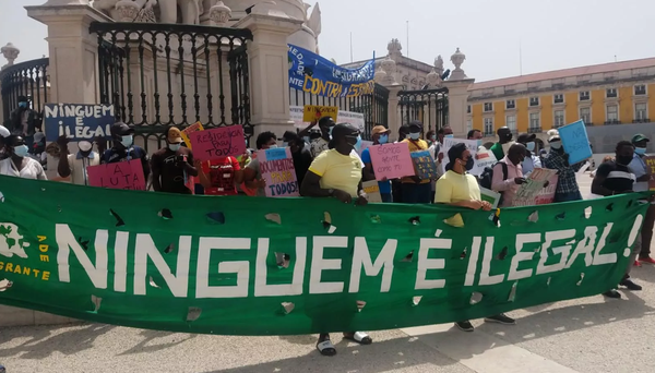 Brasileiros perdem direitos, apoio e oportunidades de trabalho durante crise na imigração de Portugal