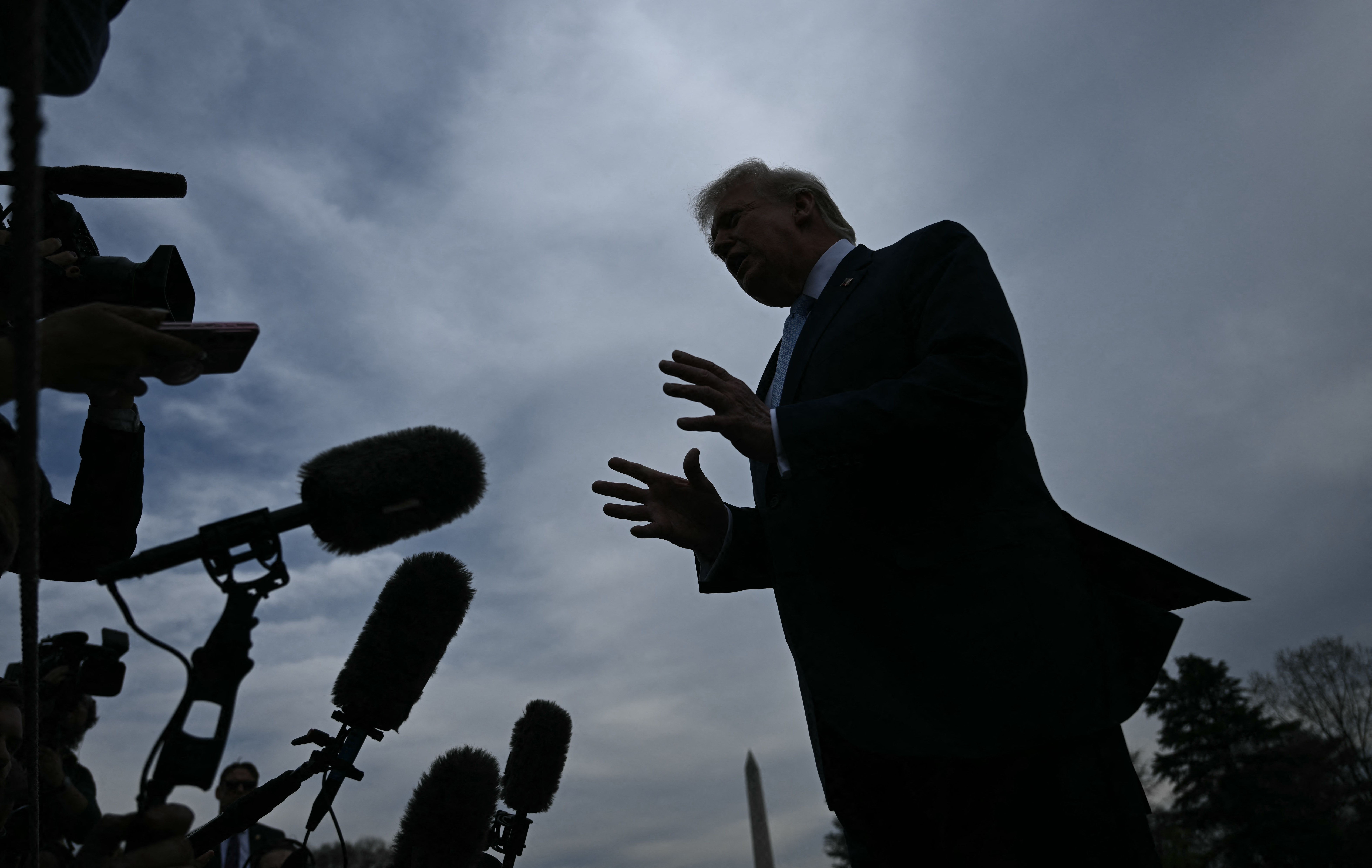 Ir&atilde; pode ser derrubado em uma noite, e essa noite pode ser amanh&atilde;, diz Trump