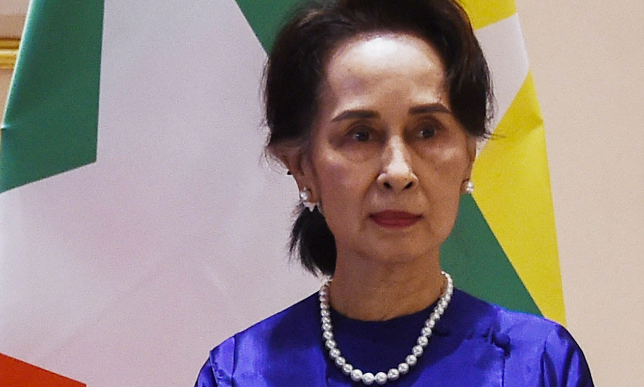Ex-presidente de Mianmar e prêmio Nobel da Paz, deixa cadeia e fica em prisão domiciliar