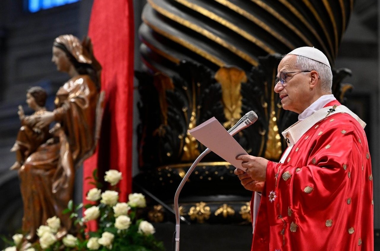 Papa pede paz em missa de Pentecostes: 