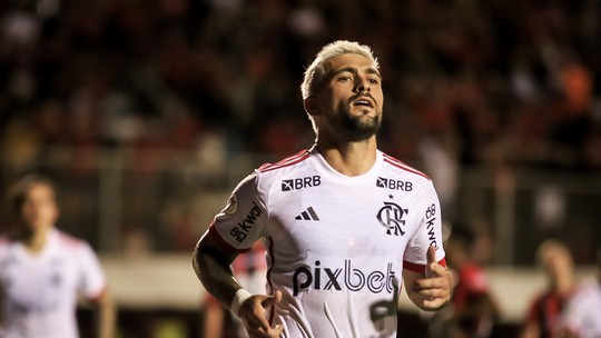 Arrascaeta reage a data prevista para inauguração de estádio do Flamengo: 'Aí não dá'