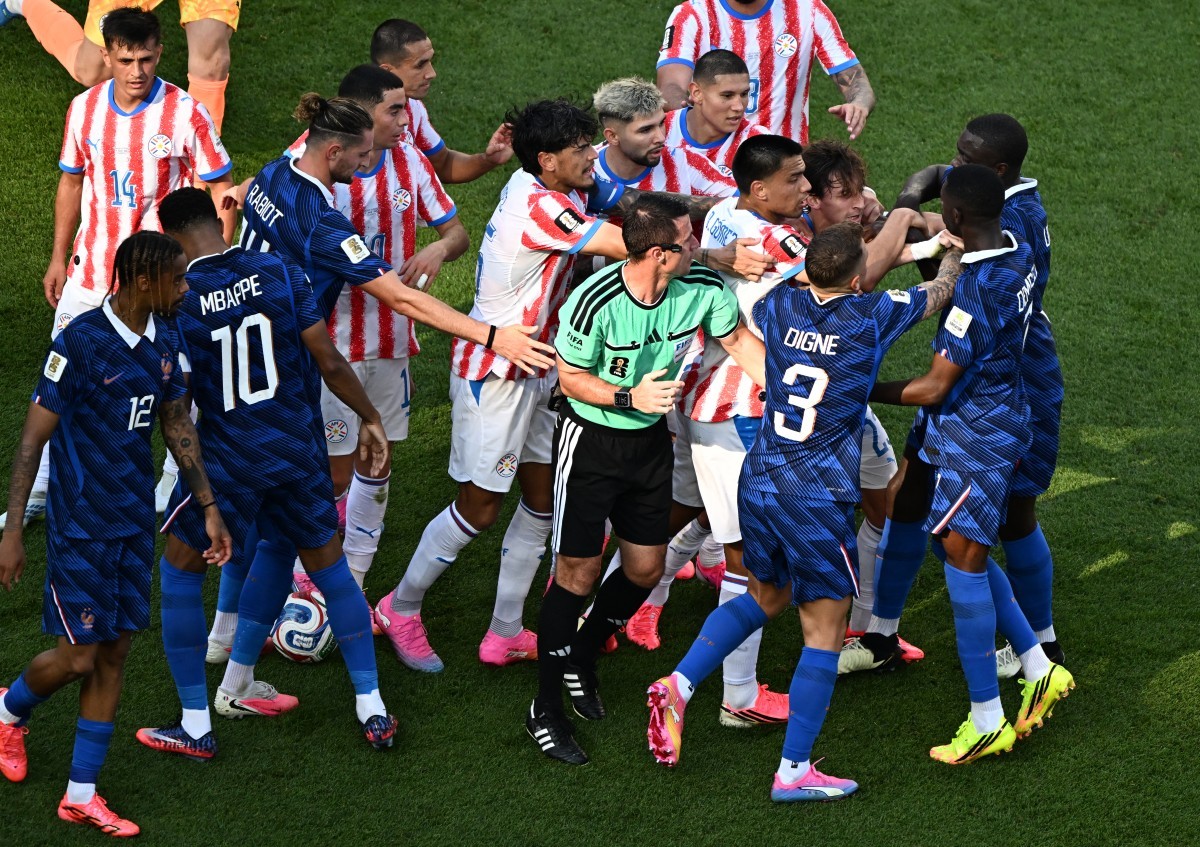 Paraguai deixa a Copa com as duas maiores porcentagens de passes errados da história do Mundial