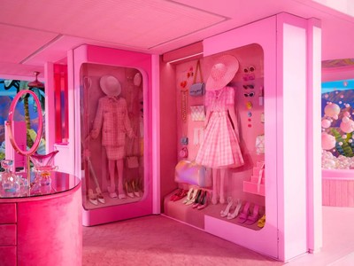 Na onda do filme 'Barbie', cor-de-rosa vira mania e invade o design