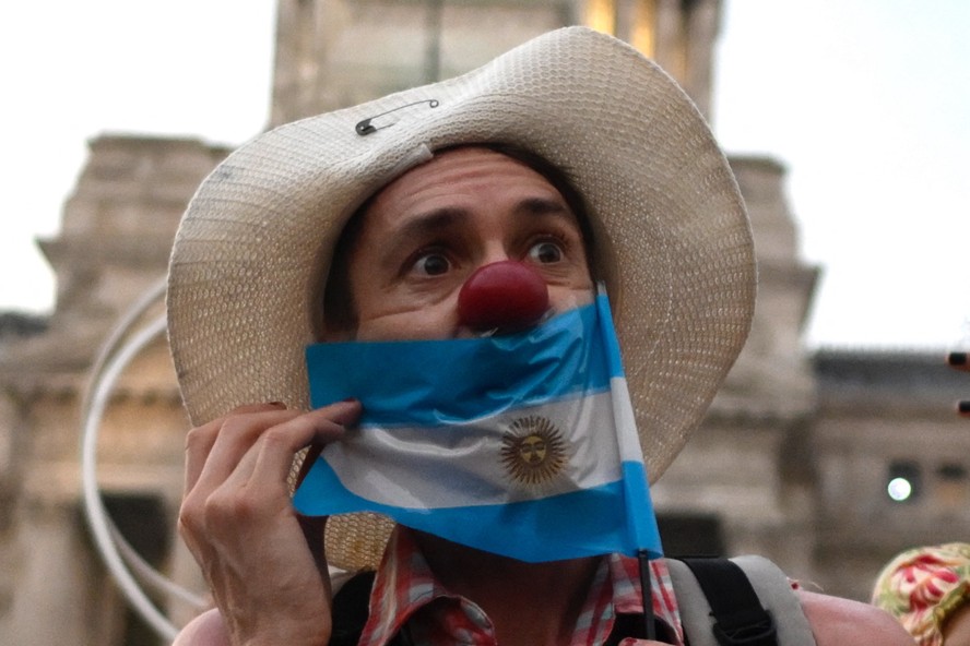 Manifestação contra pacote de medidas de Milei