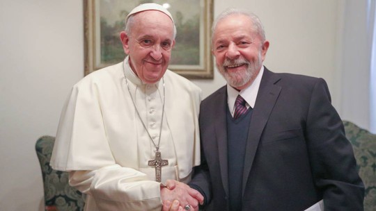 Lula e Papa falam por telefone sobre combate à pobreza e paz mundial
