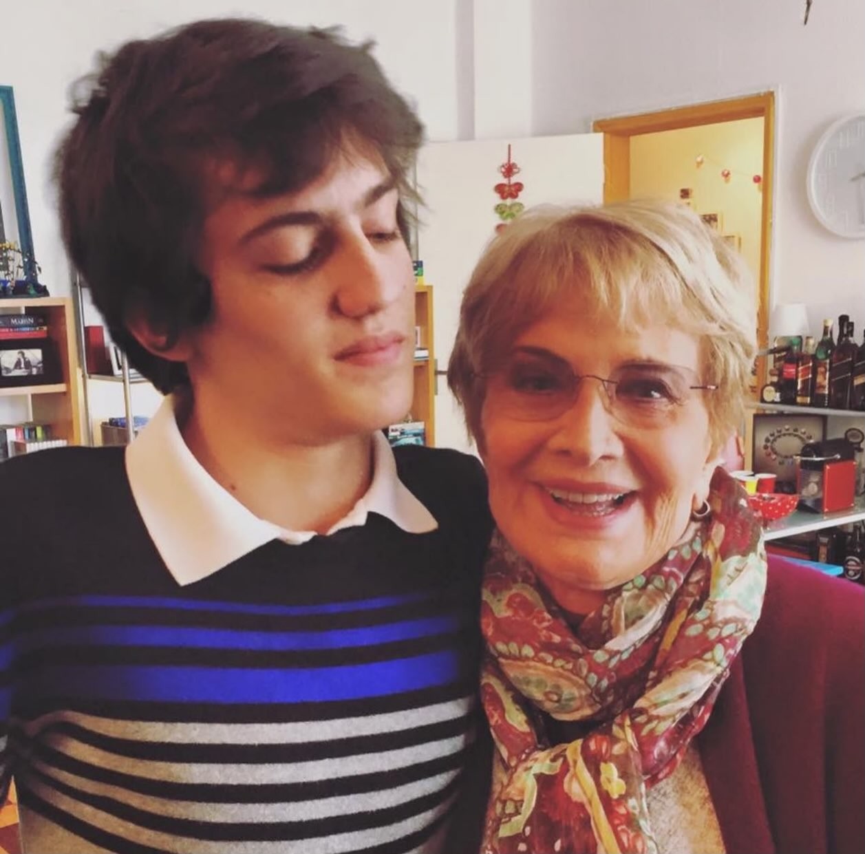 Bruno Härter homenageia Glória Menezes após sua emocionante partida