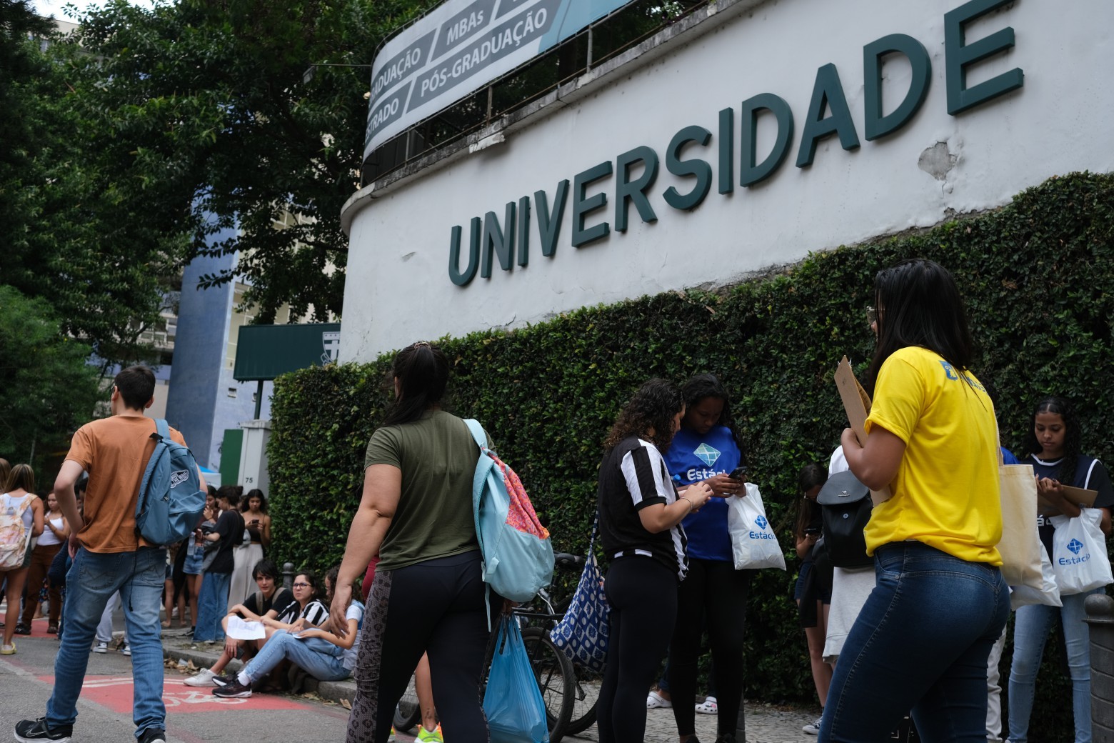 Deficiências crônicas na educação perpetuam desigualdade social - QTU Questões do Universo