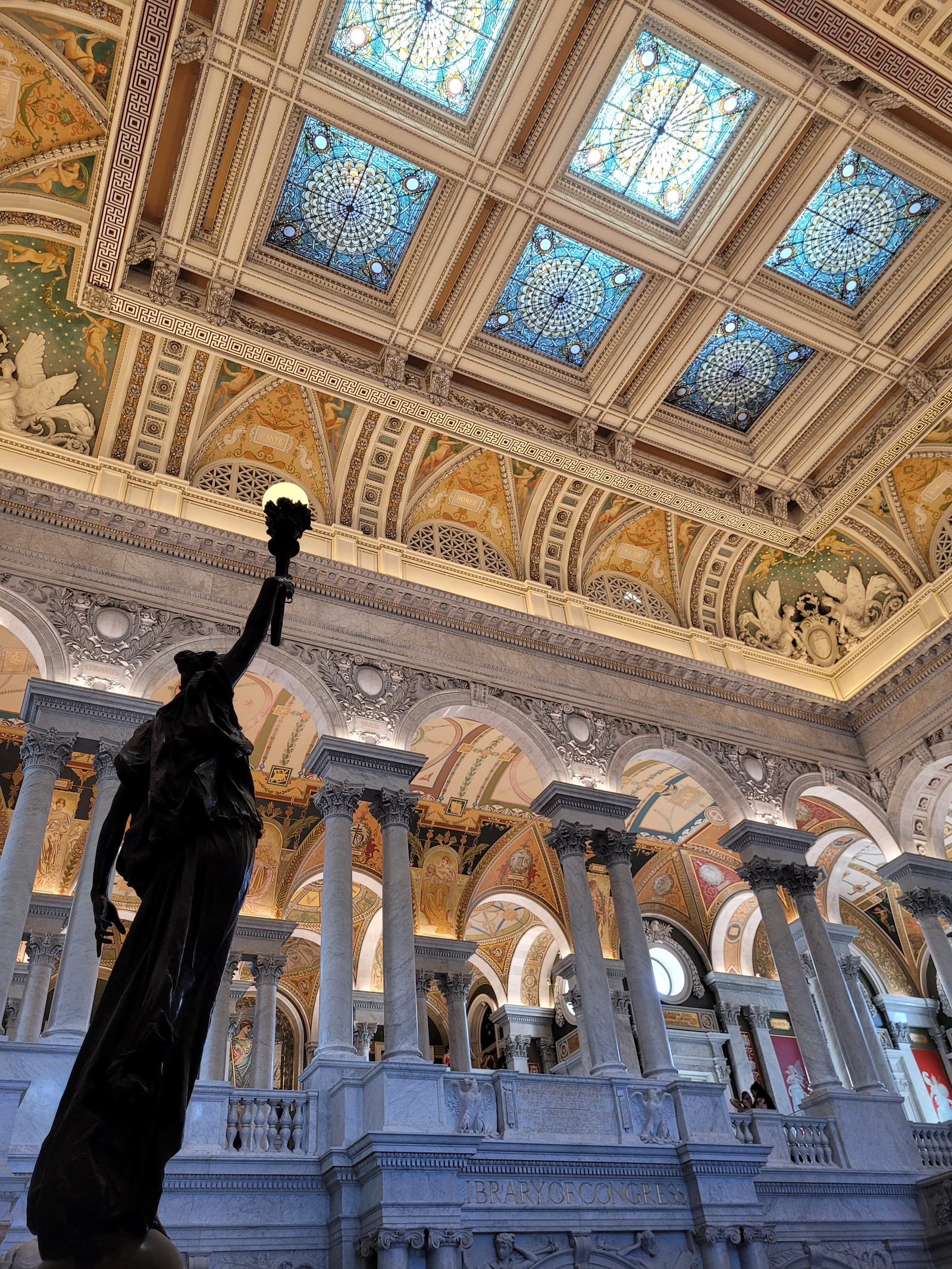 o Hall Central Do Do Thomas Jefferson Building, Um Dos Três Prédios Que Integram a Biblioteca do gongresso, Maior do Mundo, Em Wasington DC, NOS EUA - FOTO: EDUARDO MAIA / O GLOBO