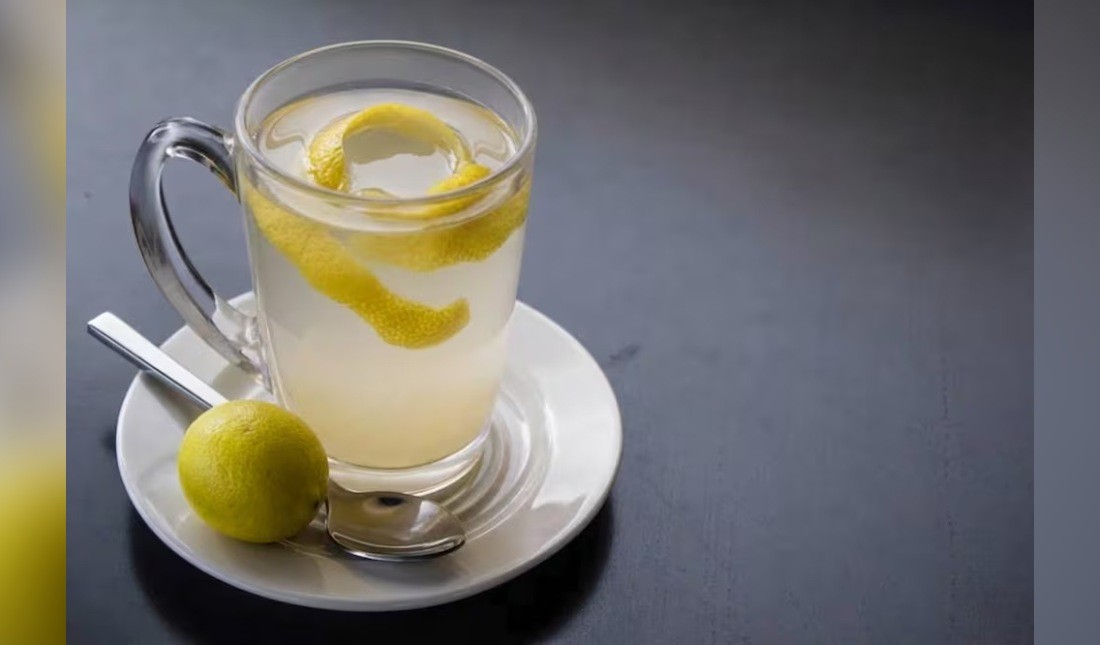Para que serve a casca de limão fervida? Saiba os benefícios de infusão