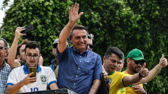 Campanha de Bolsonaro gastou quase R$ 5 milhões com gráfica investigada por fraude em licitação e lavagem de dinheiro